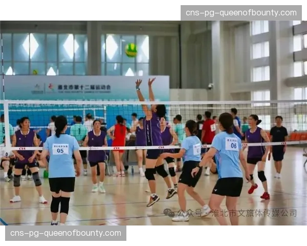 崇左市排球协会气排球联赛在龙州镇城南新区小学圆满落幕，100支队伍参赛