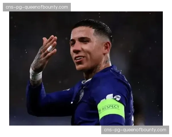 切尔西官方更新恩佐·费尔南德斯伤情，预计赛季报销